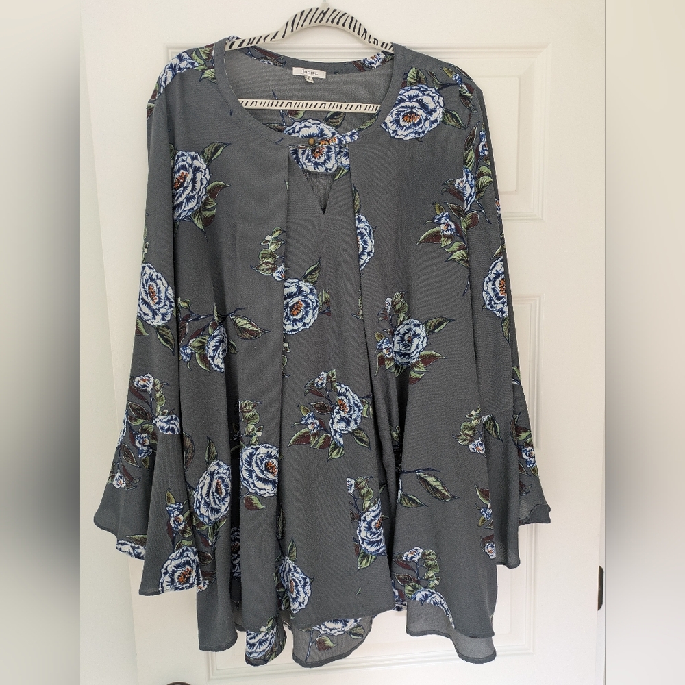 JODIFL Gray Floral Long Sleeve Dress